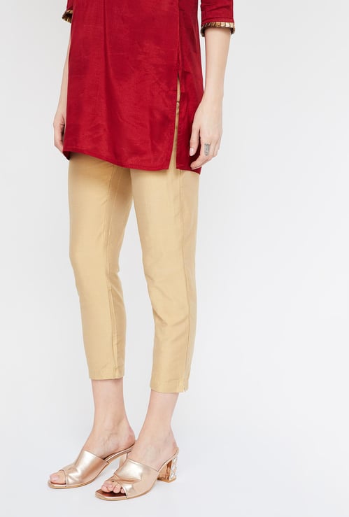 W Solid Woven Regular Fit Cropped Pants