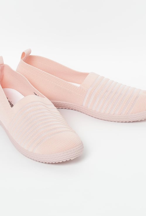 GINGER Solid Sock-Knit Casual Shoes