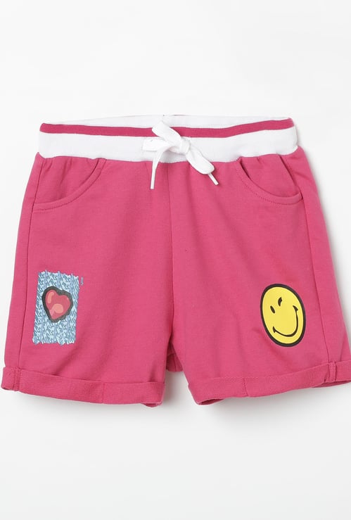 SMILEYWORLD Drawstring-Waist Shorts with Applique
