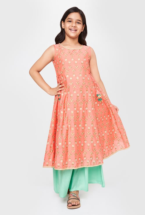 GLOBAL DESI Girls Floral Embroidery Sleeveless Flared Kurta