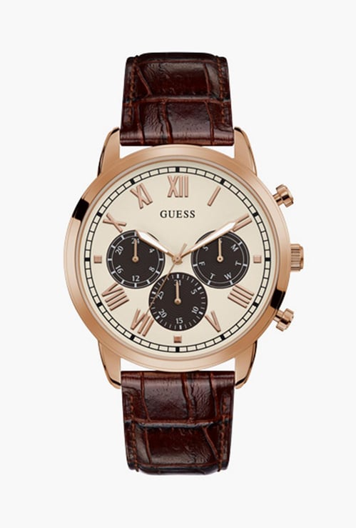 GUESS Men Analog Watch with Leather Strap - GW0067G3