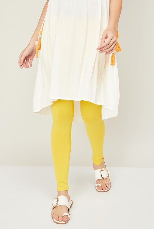 W Women Solid Knitted Churidar
