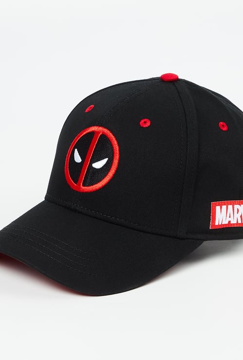 FREE AUTHORITY Men Deadpool Applique Cap