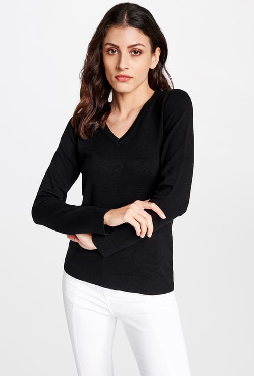 AND Women Solid V-neck Pullover