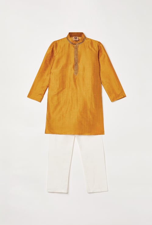 MANYAVAR Textured Kurta with Solid Elasticated Pyjama