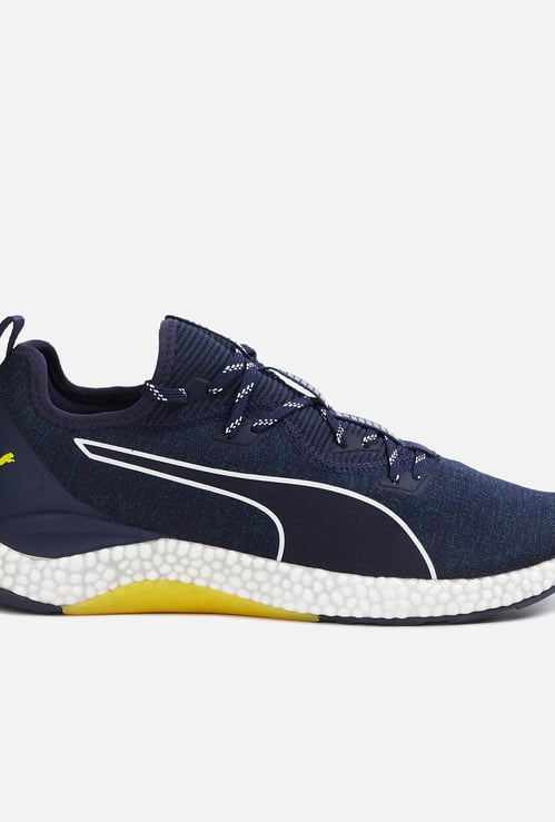 PUMA Men Textured Sports Shoes