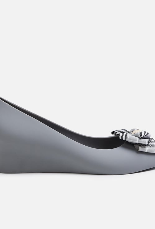 GINGER Women Bow Detailed Wedge Shoes