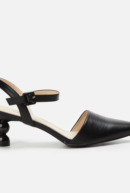 CODE Women Solid Pointed Toe Heels