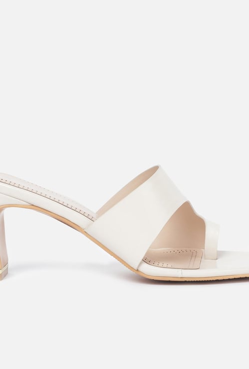 CODE Women Solid Toe-Ring Flat Block Heel Sandals