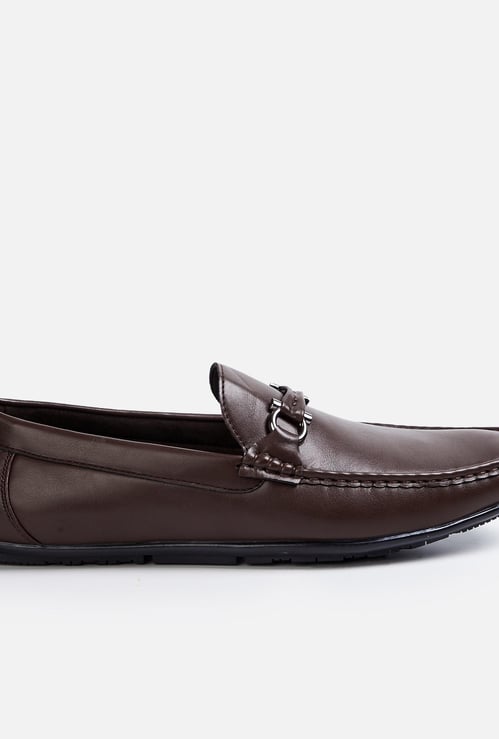 CODE Men Solid Slip-on Loafers
