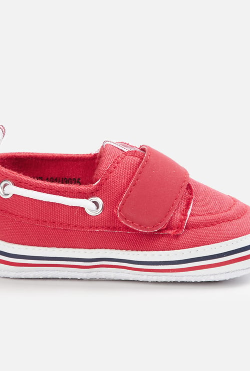 FAME FOREVER Boys Solid Velcro Shoes