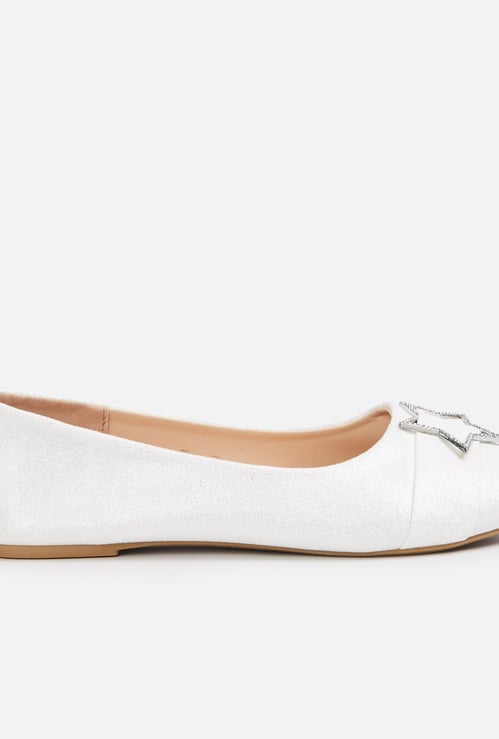 FAME FOREVER Girls Embellished Ballerinas
