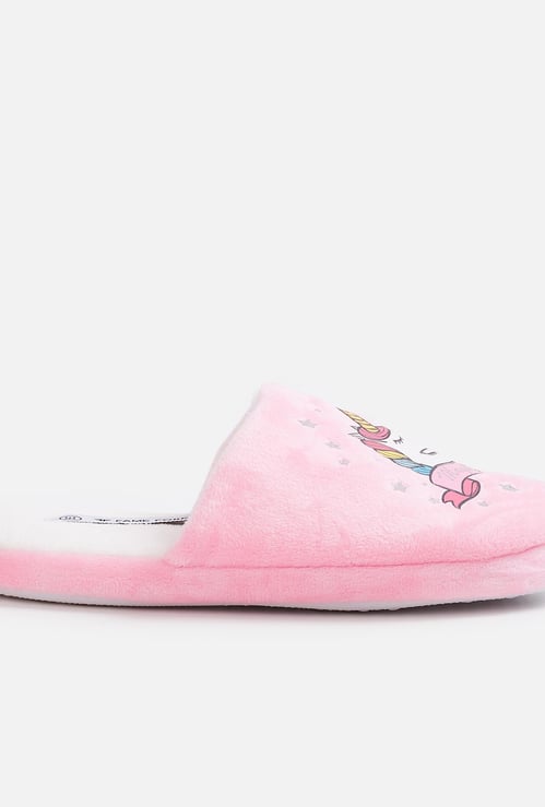 FAME FOREVER Girls Printed Fuzzy Slippers