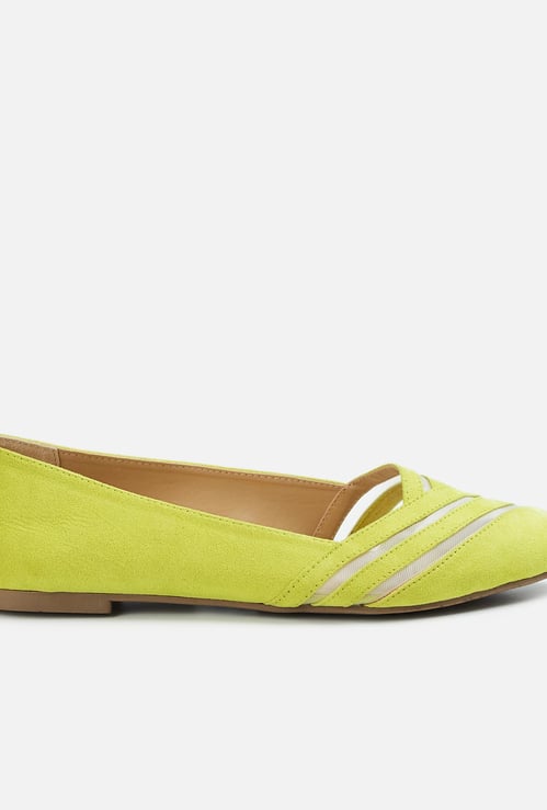 GINGER Women Solid Pointed Toe Ballerinas