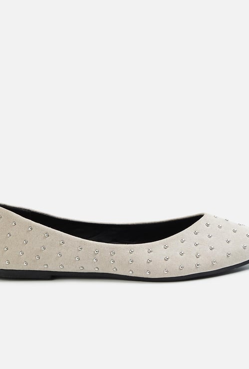 GINGER Women Embellished Pointed Toe Ballerinas