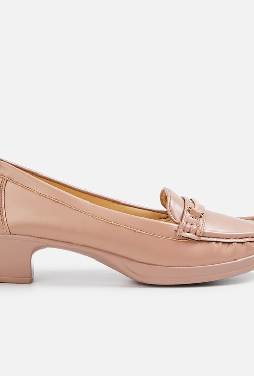 CODE Women Solid Heeled Loafers