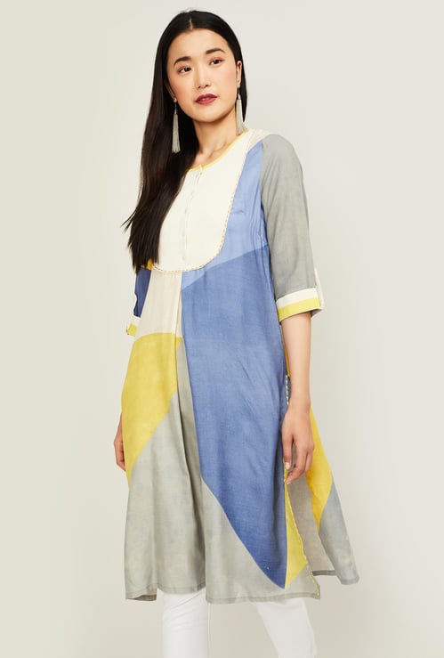W Women Colourblock Three-quarter Sleeves Flared Kurta