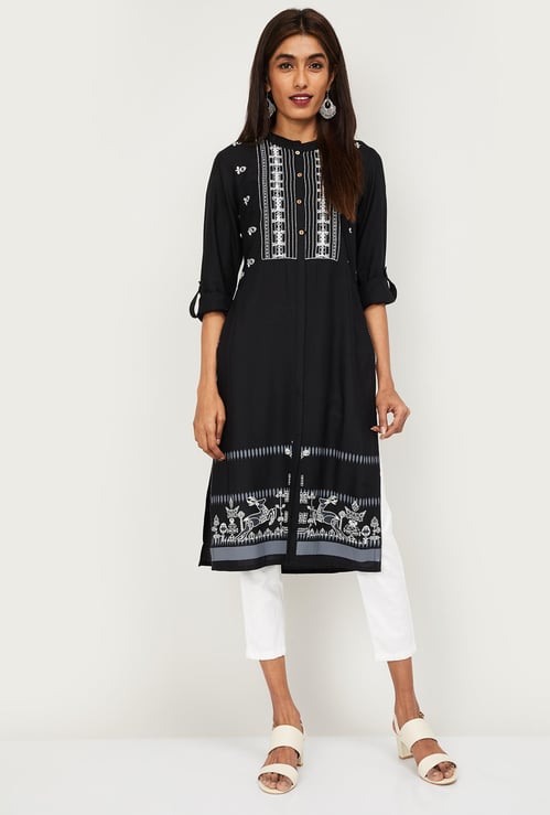 W Women Embroidered Three-Quarter Sleeves Straight Kurta