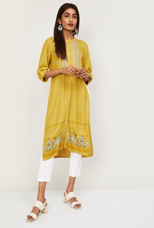 W Women Embroidered Three-Quarter Sleeves Straight Kurta
