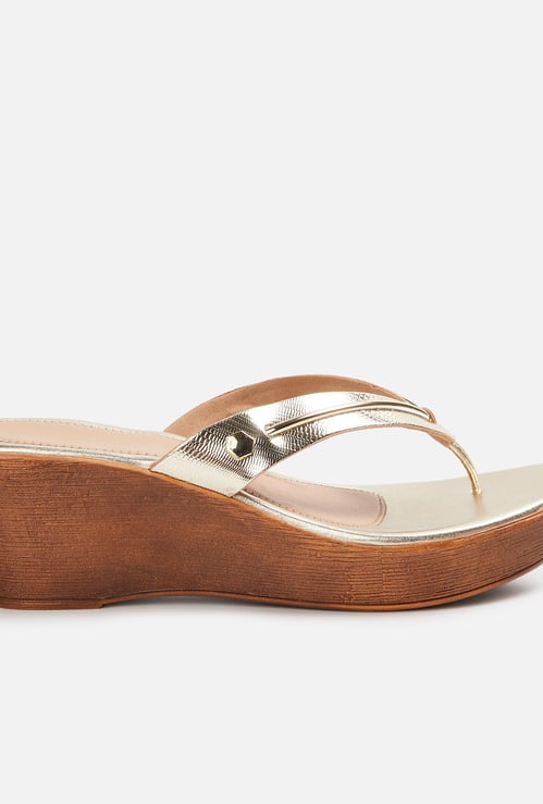 CODE Women Solid V-strap Wedges
