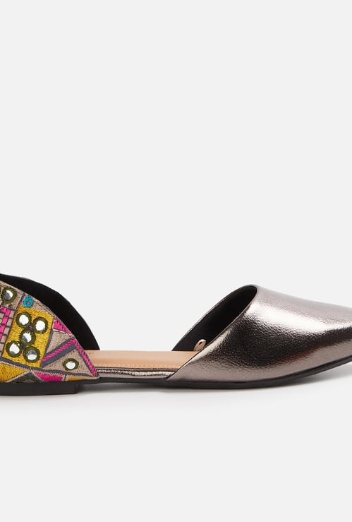 MELANGE Women Embroidered D'Orsay Flats