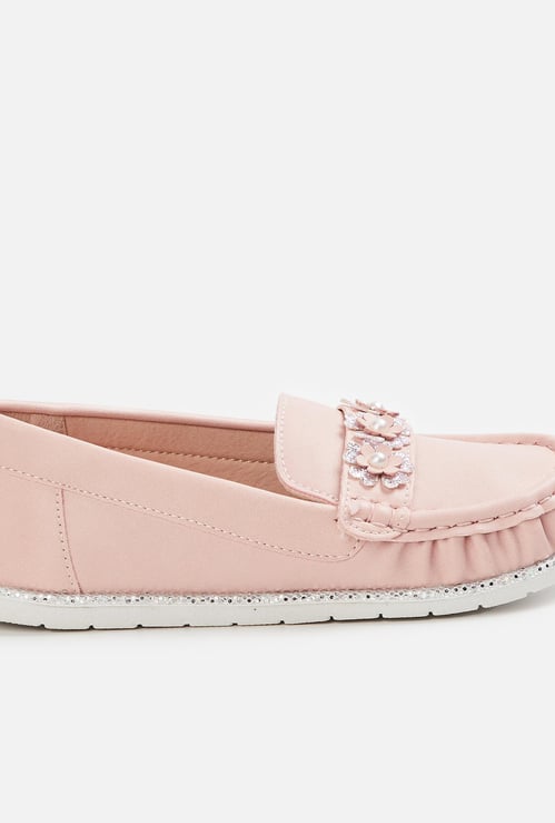 FAME FOREVER Girls Embellished Loafers