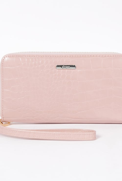GINGER Women  Textured Zip-Closure Wallet