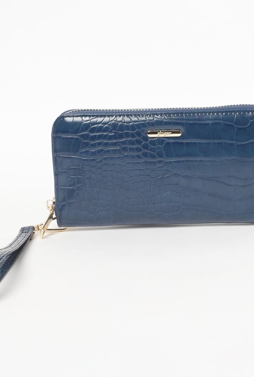 GINGER Women  Textured Zip-Closure Wallet