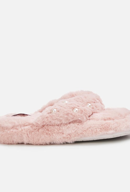 GINGER Women Embellished Fuzzy Flip Flops