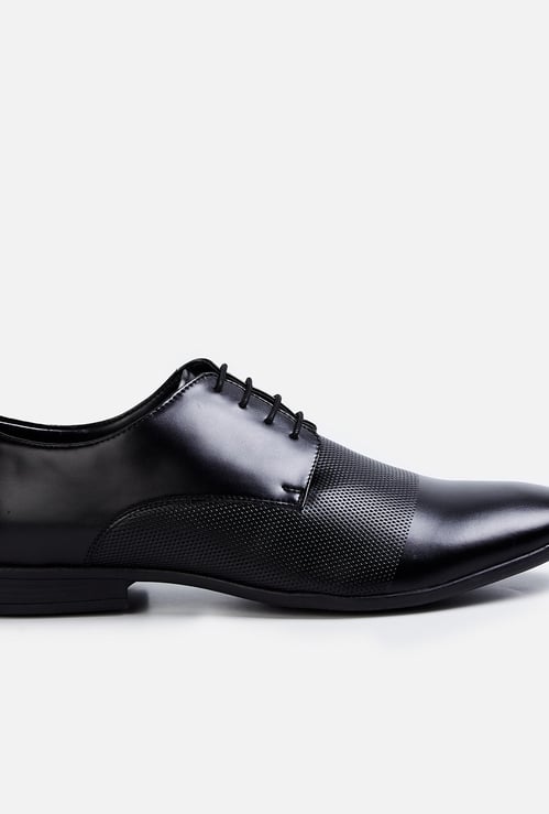CODE Men Textured Formal Derby Shoes