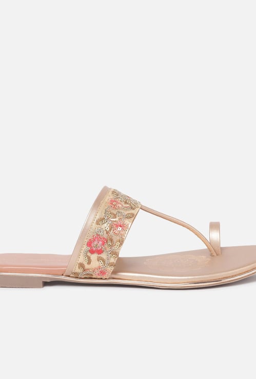 MELANGE Women Embroidered Ring-Toe Flats