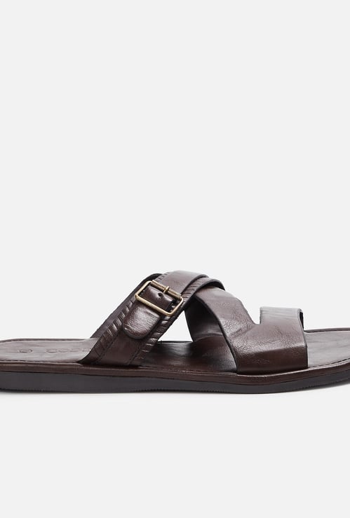 CODE Men Solid Sandals