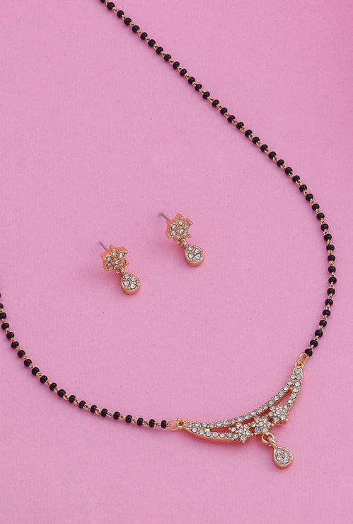 ESTELE Embellished Necklace and Earrings Set