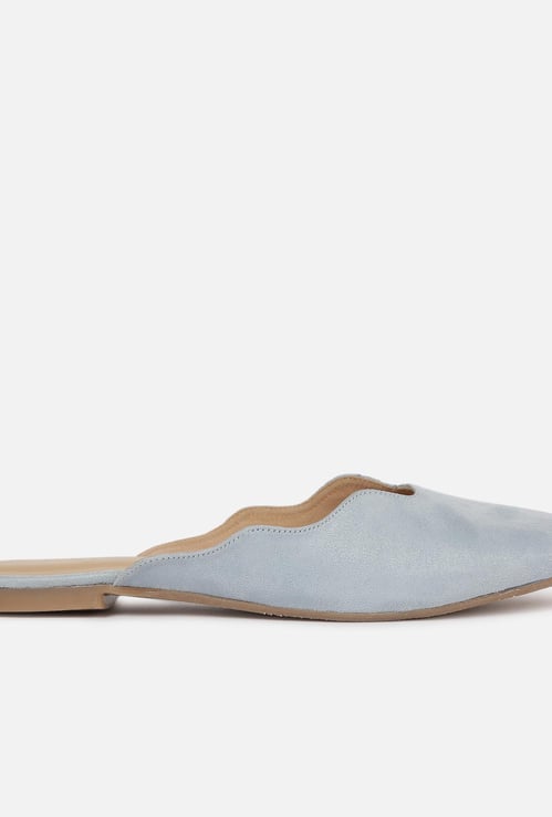 GINGER Women Solid Scalloped Edge Mules