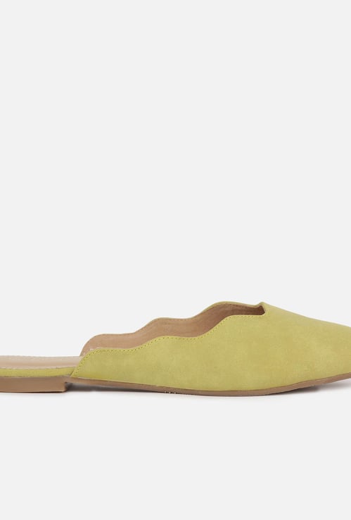 GINGER Women Solid Scalloped Edge Mules