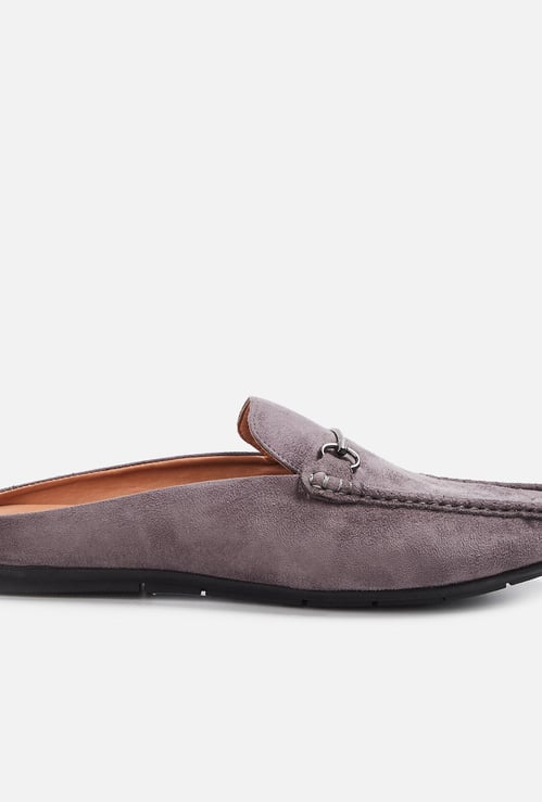CODE Men Solid Loafer Mules