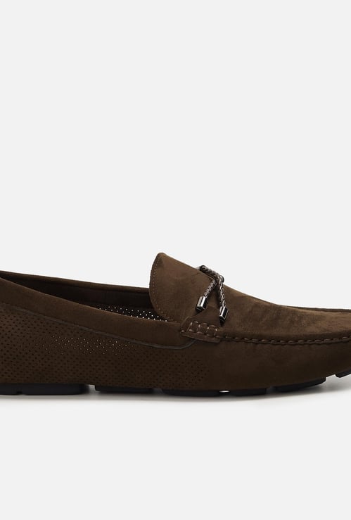 CODE Men Solid Loafers