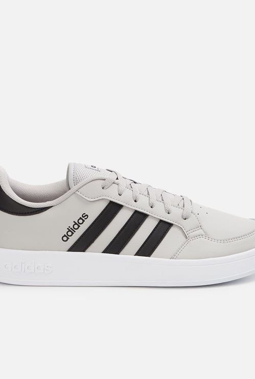 ADIDAS Men Solid Lace-Up Sports Shoes