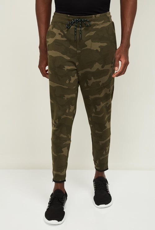 LEE COOPER Men Camouflage Print Elasticated Track Pants