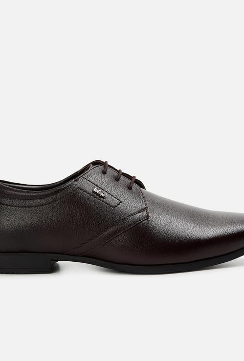 LEE COOPER Men Textured Formal Shoes