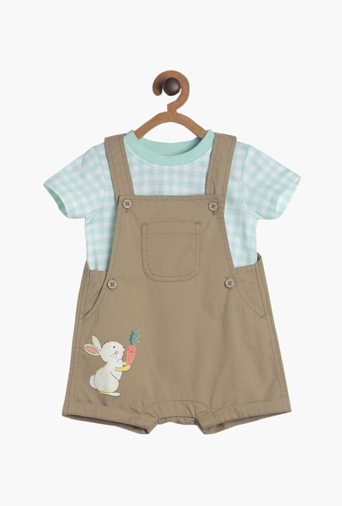 FS MINI KLUB Boys Printed Dungaree with Checked T-shirt