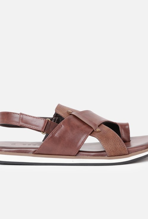 CODE Men Solid Sandals
