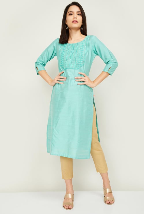 SPAN Women Yoke Embroidered Straight Kurta