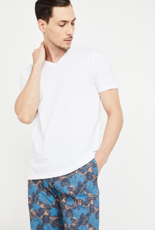 FAME FOREVER Solid V- Neck Regular Fit T- Shirt