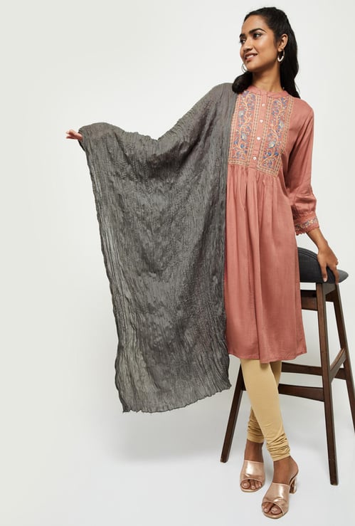 Women Solid Scrunched Dupatta 