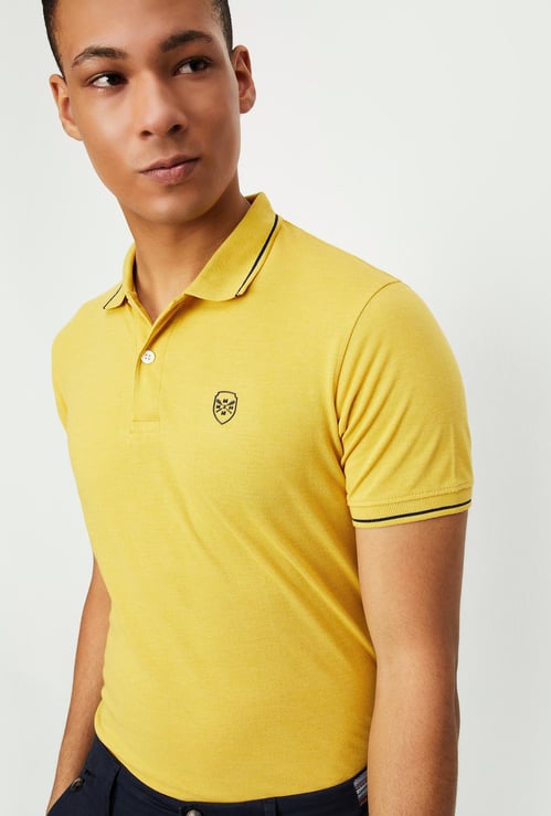 Men Solid Slim Fit Polo