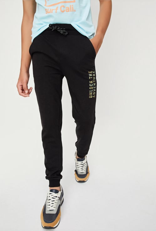 Boys Typographic Print Drawstring Waist Joggers