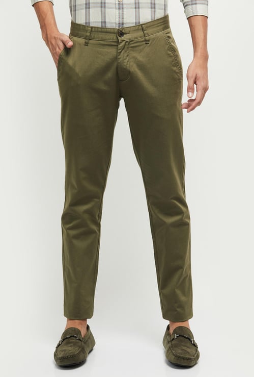 Men Solid Skinny Fit Chinos