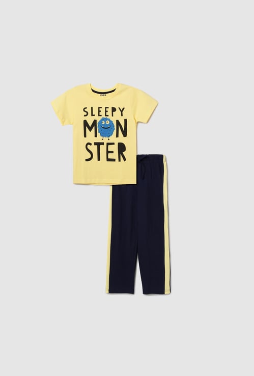 Boys Printed Round Neck T-shirt with Pyjamas