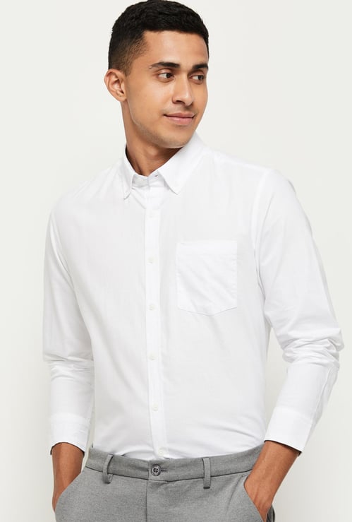 Men Solid Slim Fit Smart Casual Shirt